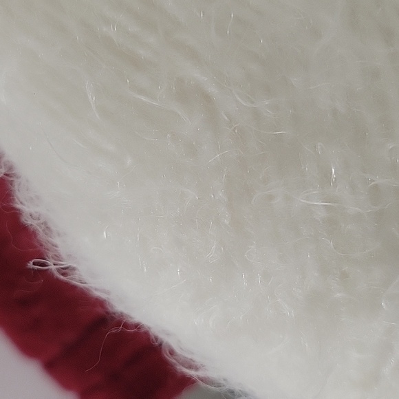 Baby Bee Baby Lou Lou Net Wt 3.5 Oz, 259 Yards Skeins 2 White 5 Hugs&Kiss - Picture 15 of 16